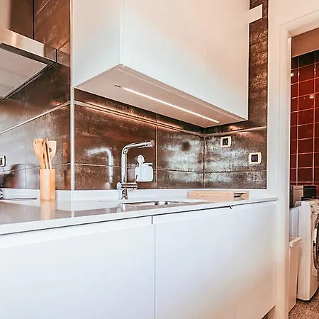 Trendy River View By Gthouse