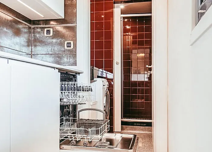 Trendy River View By Gthouse *