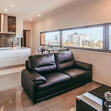 Trendy River View By Gthouse Apartment
